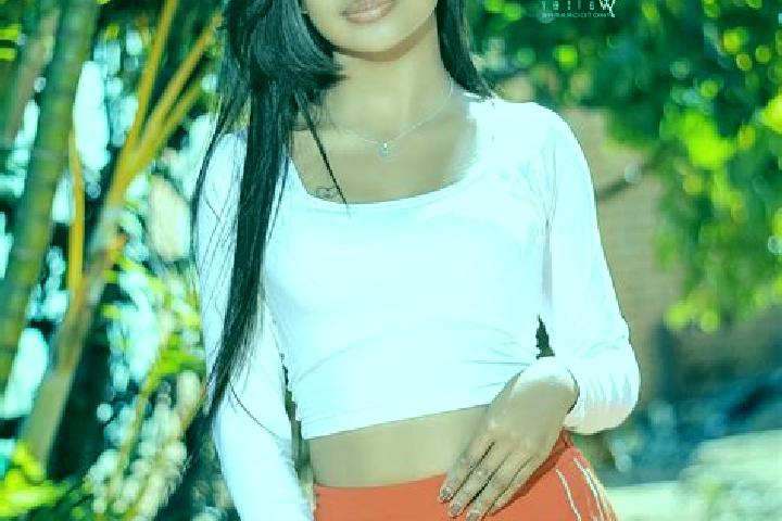 Penelope, 38 — Escort in Imerintsiatosika, Madagascar