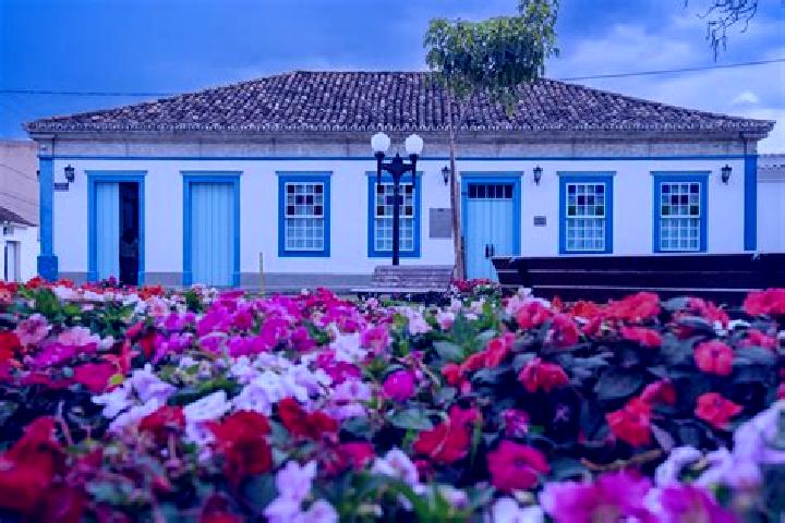 Penelope, 39, a auburn amber-eyed mediterranean companion based in Bom Jardim de Minas. Offering Fetish, Party Girl, Roleplay, Prostate Massage. Available fo...