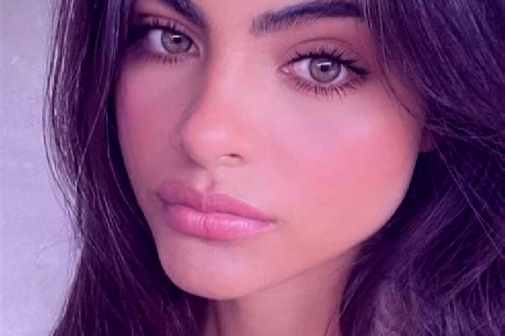 Penelope, 39, a blonde dark-eyed indian companion based in Gutang. Offering Fetish, Dinner Date, Duos. Available for incall and outcall, overnight bookings a...