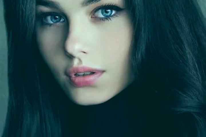 Penelope, 39, a brunette blue-eyed caucasian companion based in Pila. Offering Roleplay, Duos, Fetish. Available for incall and outcall, overnight bookings a...