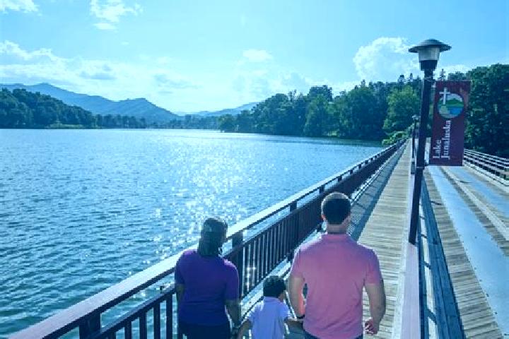 Penelope, 39, a brunette brown-eyed caucasian companion based in Lake Junaluska. Offering A-Level, Couples, Duos. Available for incall and outcall, day and e...