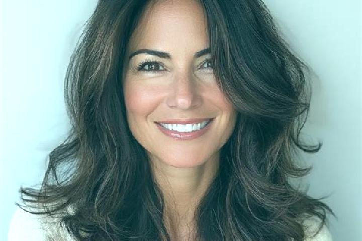 Penelope, 39, a brunette brown-eyed middle eastern companion based in Manatee Road. Offering Striptease, Prostate Massage, CIM. Available for incall and outc...