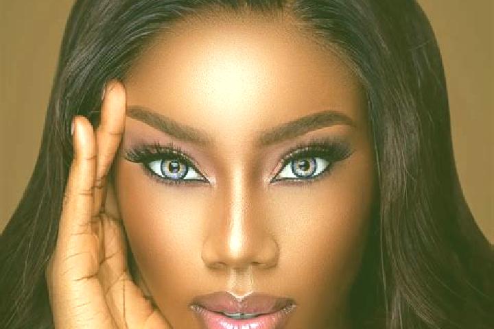Penelope, 39, a chestnut blue-eyed ebony companion based in Hiratacho. Offering Erotic Massage, Girlfriend Experience, Travel Companion. Available for incall...