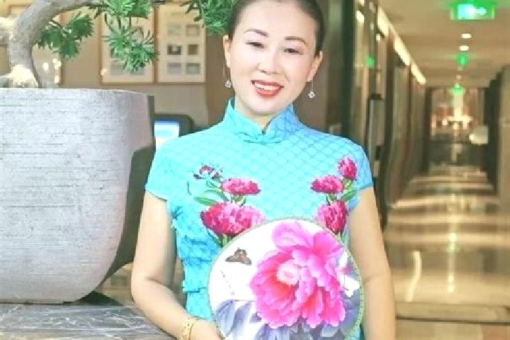 Penelope, 39 — Escort in Guohe, China