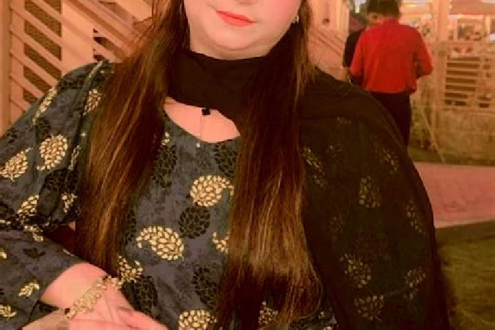 Penelope, 39 — Escort in Larkana, Pakistan