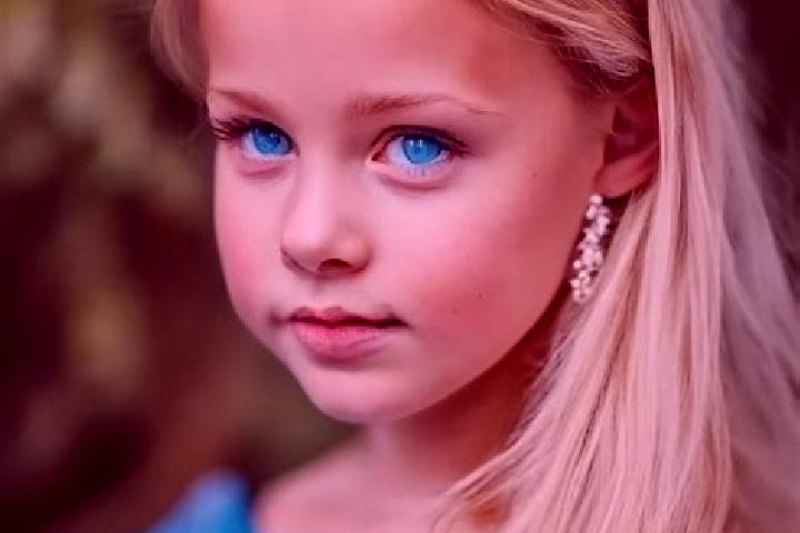 Piper, 20, a blonde blue-eyed indian companion based in Tallinn. Offering Tantra, CIM, Travel Companion, Dinner Date. Available for incall and outcall, overn...