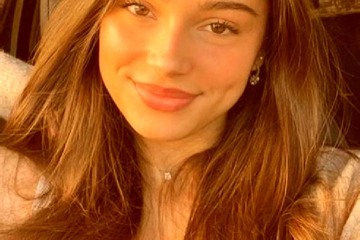 Piper, 20, a brunette hazel-eyed slavic companion based in Aiguees. Offering Travel Companion, A-Level. Available for incall and outcall, overnight bookings ...