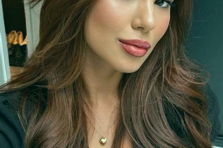 Piper, 20, a chestnut brown-eyed latina companion based in Bodo. Offering Duos, GFE, BDSM, Domination, Couples. Available for incall and outcall, day and eve...