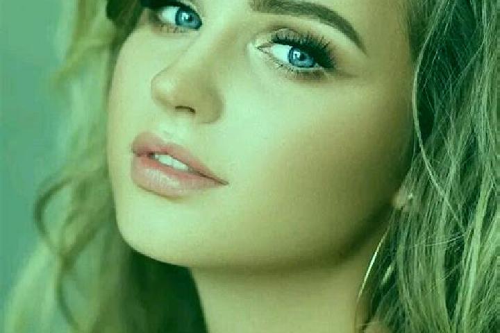 Piper, 20, a dark blonde blue-eyed slavic companion based in Karur. Offering CIM, Prostate Massage, Striptease. Available for incall and outcall, overnight b...