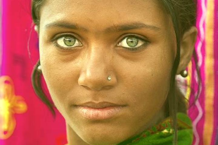 Piper, 20, a red green-eyed indian companion based in Hainzenberg. Offering Travel Companion, Party Girl, Dinner Date, Striptease. Available for incall and o...