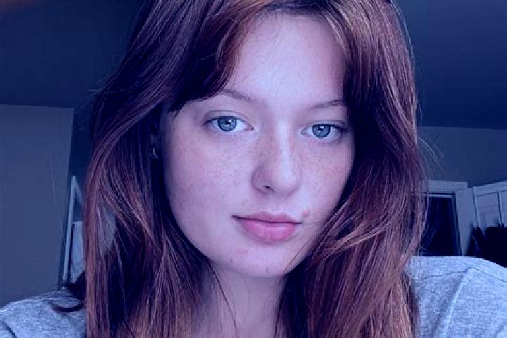 Piper, 20, a red grey-eyed middle eastern companion based in Agalatovo. Offering GFE, CIM, Dinner Date. Available for incall and outcall, overnight bookings ...