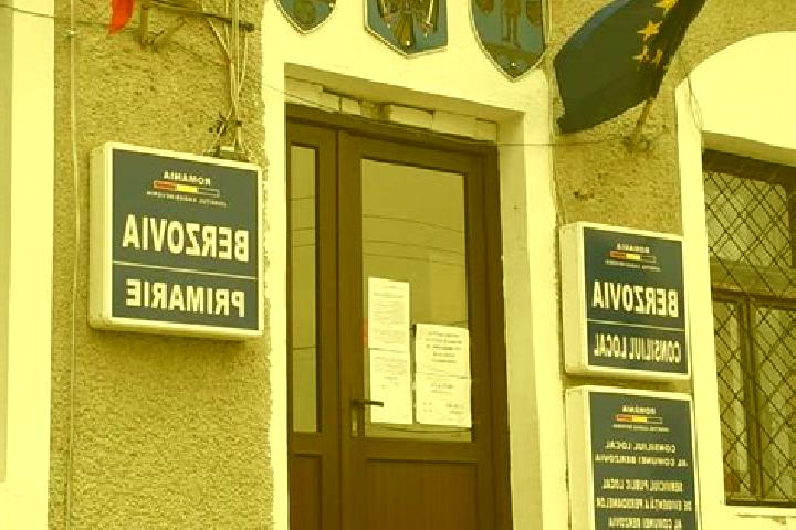 Piper, 20 — Escort in Berzovia, Romania