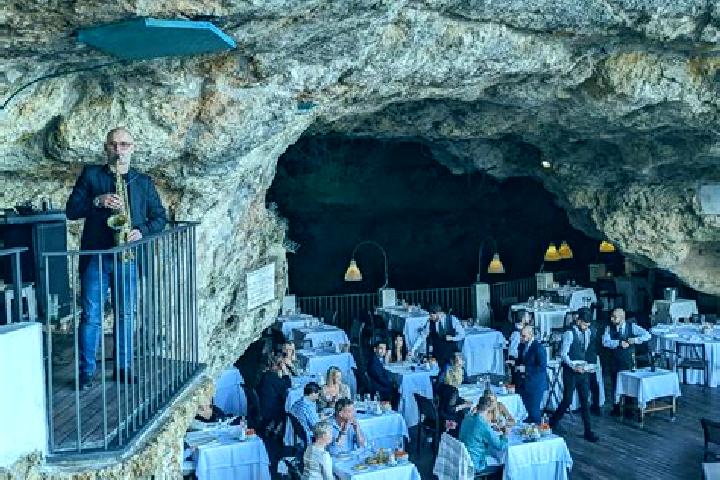 Piper, 20 — Escort in Grotte di Castro, Italy