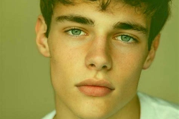 Piper, 21, a black brown-eyed caucasian companion based in Plumelin. Offering 69, Couples, Tantra. Available for incall and outcall, day and evening dates.