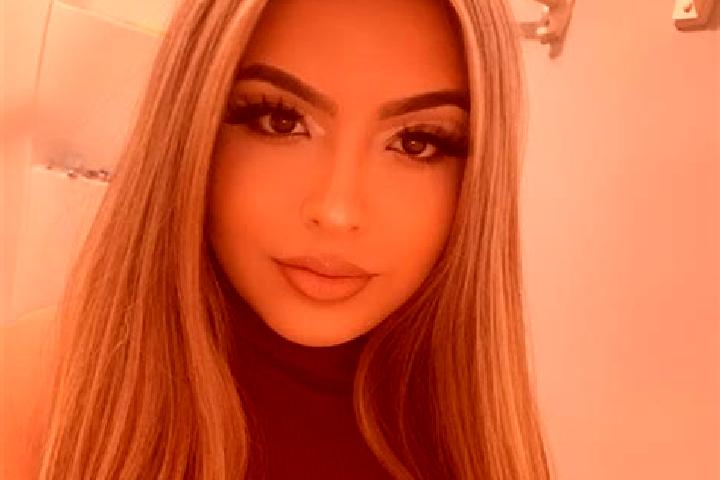 Piper, 21, a blonde amber-eyed latina companion based in Allacapan. Offering Party Girl, Couples. Available for incall and outcall, day and evening dates.