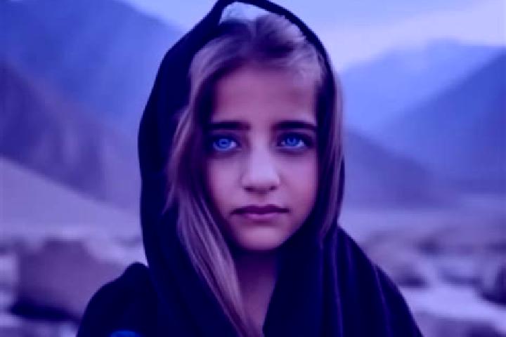 Piper, 21, a blonde grey-eyed middle eastern companion based in Yevsuh. Offering Tantra, Girlfriend Experience, Roleplay, CIM, Domination. Available for inca...
