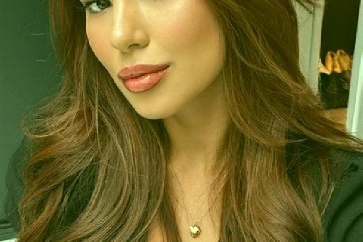 Piper, 21, a chestnut dark-eyed latina companion based in Sighisoara. Offering Tantra, Domination, A-Level. Available for incall and outcall, overnight booki...
