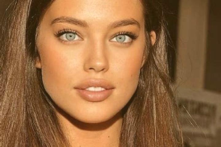 Piper, 21, a chestnut green-eyed caribbean companion based in Somma Lombardo. Offering Duos, 69, BDSM. Available for incall and outcall, day and evening dates.