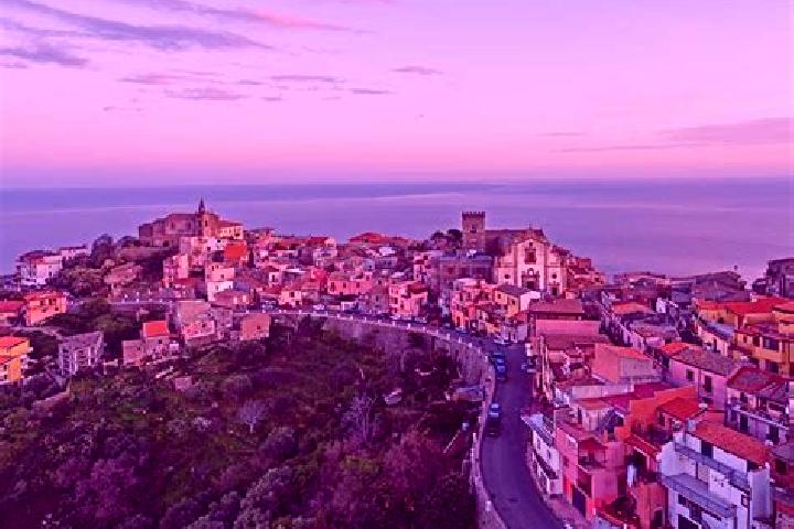 Piper, 21 — Escort in Forza d Agro, Italy