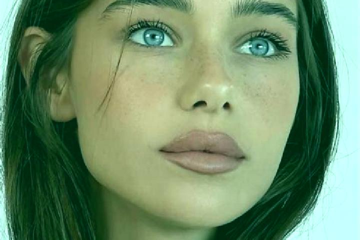 Piper, 22, a brunette brown-eyed indian companion based in Sugeres. Offering Massage, CIM, Striptease, Girlfriend Experience. Available for incall and outcal...