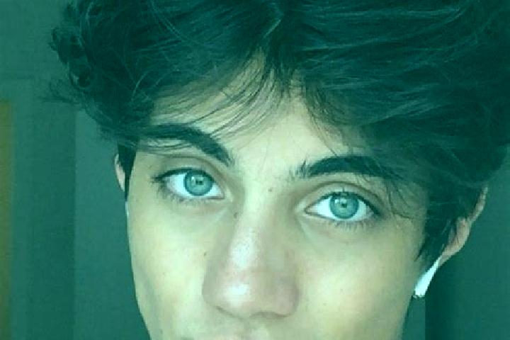 Piper, 22, a chestnut dark-eyed caucasian companion based in Ngrejo. Offering Dinner Date, Duos, GFE, OWO. Available for incall and outcall, day and evening ...