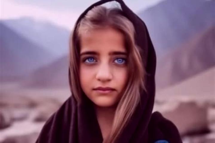 Piper, 22, a dark blonde grey-eyed middle eastern companion based in Makeng. Offering Overnight, OWO, Tantra, GFE. Available for incall and outcall, overnigh...