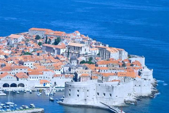 Piper, 22 — Escort in Gasinci, Croatia