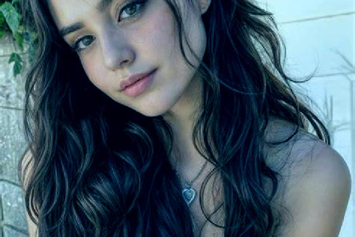 Piper, 23, a auburn hazel-eyed caribbean companion based in Santa Clarita. Offering Travel Companion, Fetish, Prostate Massage. Available for incall and outc...