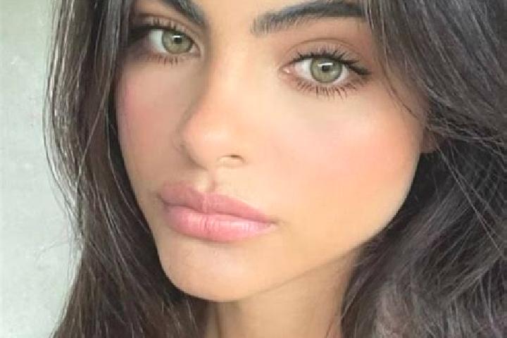 Piper, 23, a brunette green-eyed caribbean companion based in Temeresti. Offering CIM, Massage, Fetish, Travel Companion. Available for incall and outcall, o...