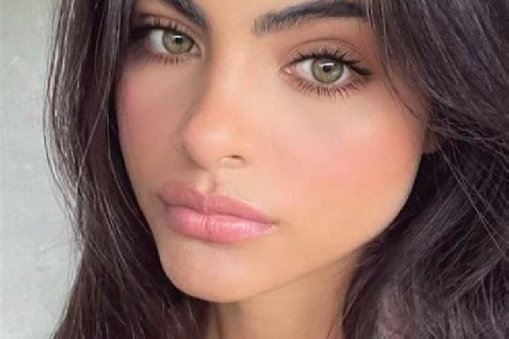 Piper, 23, a brunette grey-eyed middle eastern companion based in Steinhausen. Offering Prostate Massage, Duos, GFE. Available for incall and outcall, day an...