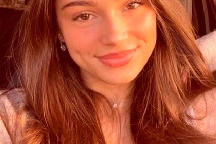 Piper, 23, a brunette hazel-eyed ebony companion based in Gagetown. Offering Massage, CIM, Travel Companion. Available for incall and outcall, overnight book...