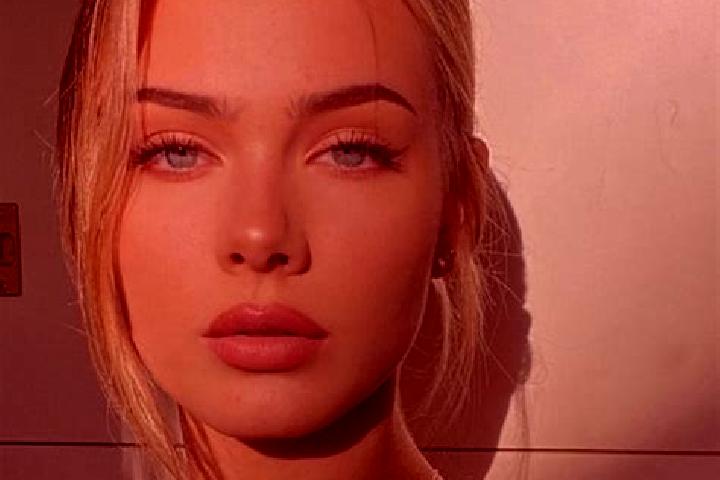 Piper, 23, a dark blonde grey-eyed european companion based in La Arena. Offering GFE, Tantra, Travel Companion, Dinner Date. Available for incall and outcal...