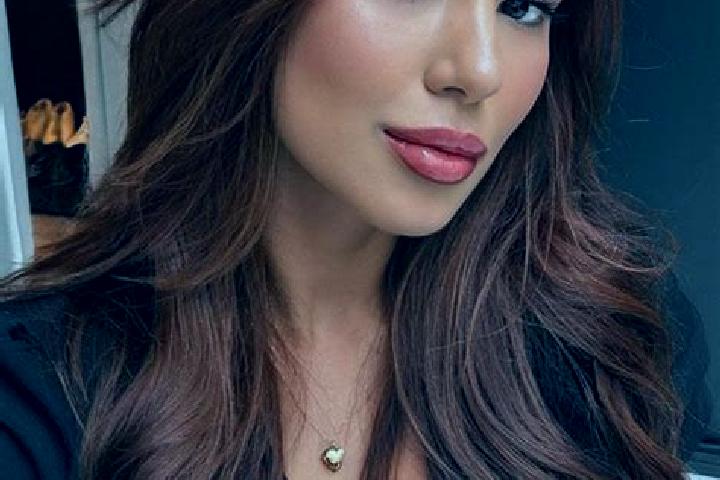 Piper, 24, a chestnut brown-eyed asian companion based in Vichy. Offering GFE, Couples, Roleplay. Available for incall and outcall, overnight bookings availa...