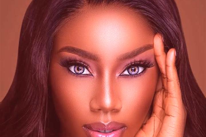 Piper, 24, a red blue-eyed ebony companion based in Atengmelang. Offering Deep French Kissing, Girlfriend Experience, BDSM. Available for incall and outcall,...