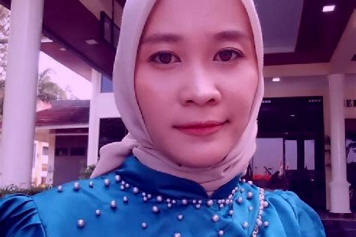 Piper, 24 — Escort in Gempolan Wetan, Indonesia