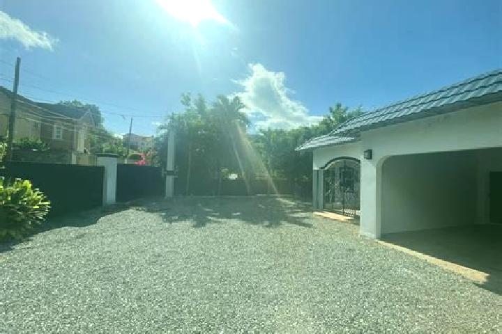 Piper, 24 — Escort in Mona Heights, Jamaica