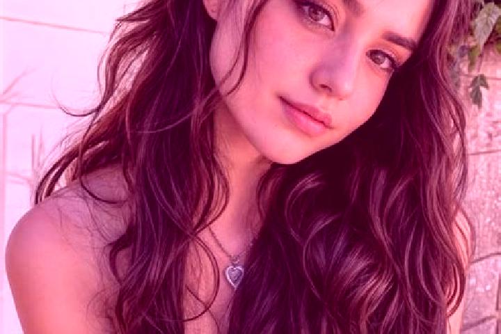 Piper, 25, a black hazel-eyed european companion based in Segeltorp. Offering Dinner Date, Travel Companion, Girlfriend Experience, OWO, Tantra. Available fo...