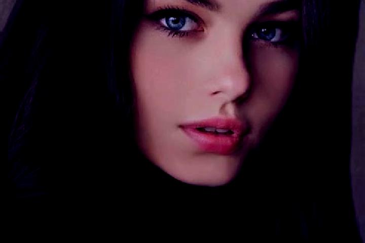 Piper, 25, a brunette dark-eyed caucasian companion based in Buur Gaabo. Offering Tantra, Overnight, Prostate Massage, Erotic Massage, GFE. Available for inc...