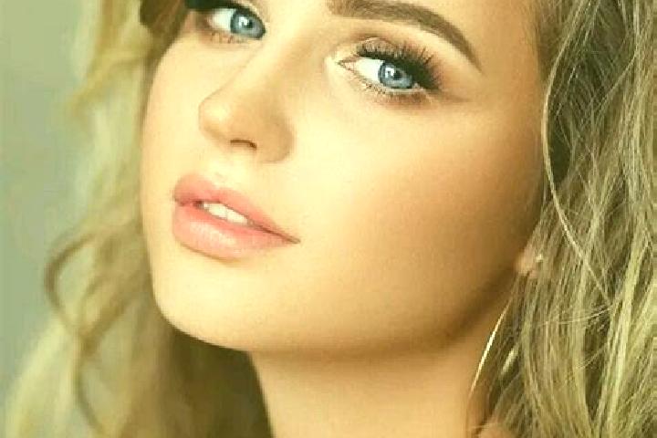 Piper, 25, a dark blonde blue-eyed mediterranean companion based in Astheim. Offering Domination, Erotic Massage, Tantra. Available for incall and outcall, d...