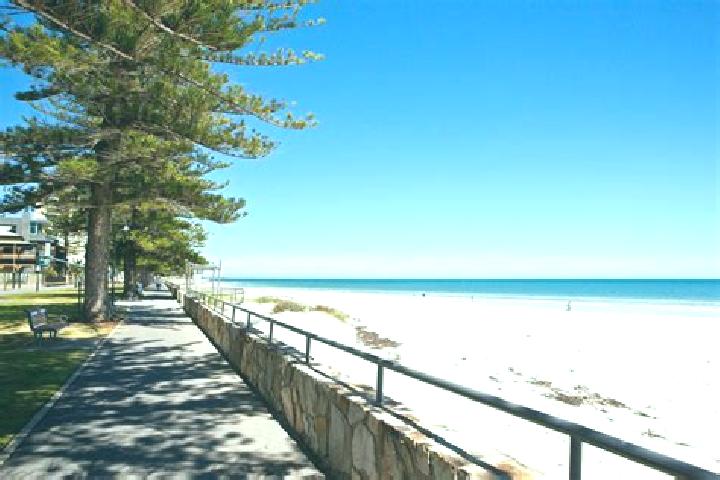Piper, 25 — Escort in Glenelg South, Australia