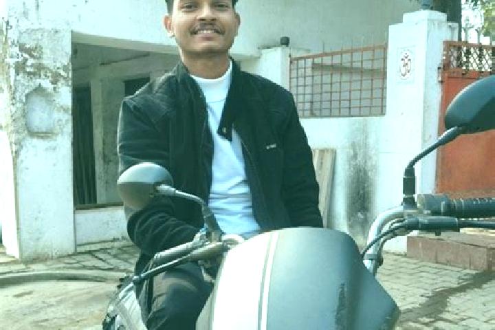 Piper, 25 — Escort in Handia, India