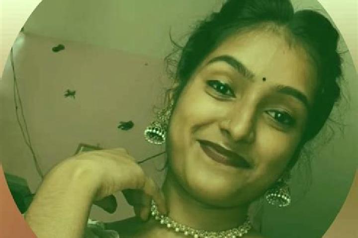 Piper, 25 — Escort in Poomangalam, India