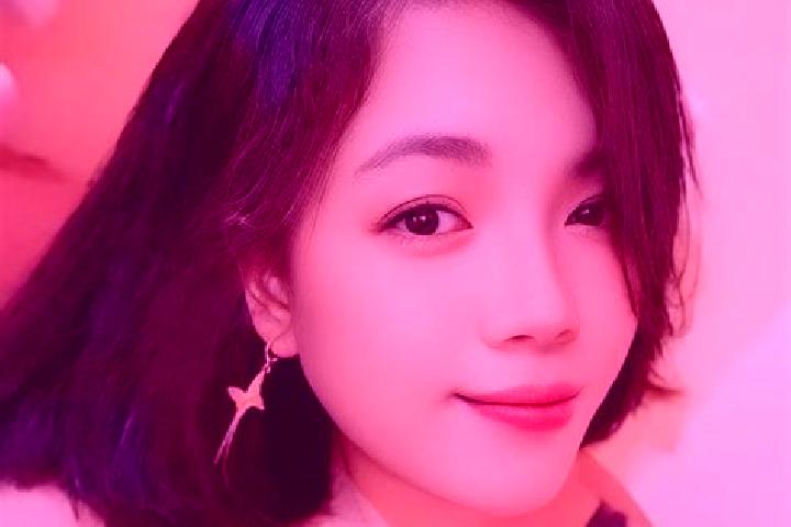 Piper, 25 — Escort in Ratahan, Indonesia