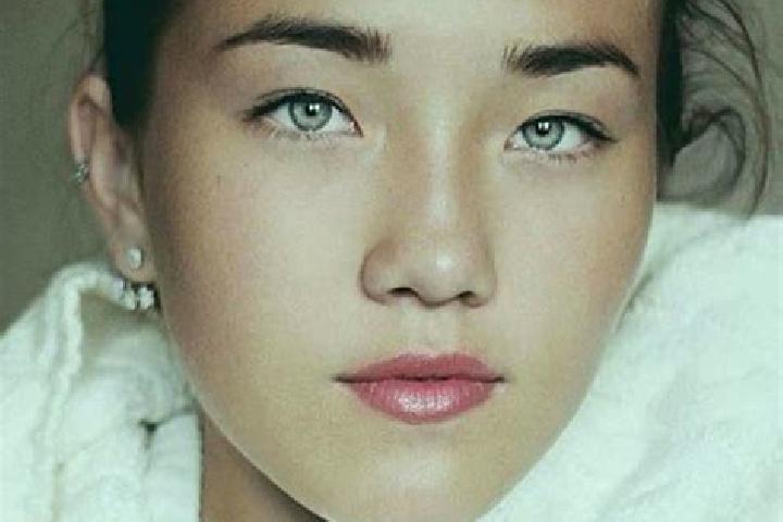 Piper, 26, a chestnut blue-eyed asian companion based in Piombino Dese. Offering OWO, GFE, Dinner Date. Available for incall and outcall, day and evening dates.