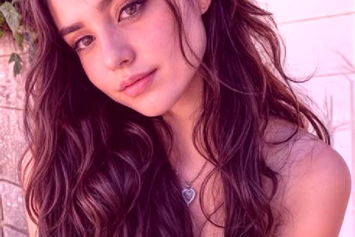 Piper, 26, a chestnut hazel-eyed middle eastern companion based in Doba. Offering CIM, 69, Striptease, Massage. Available for incall and outcall, overnight b...