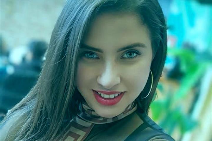 Piper, 26 — Escort in Brey, Germany