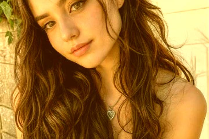Piper, 27, a auburn hazel-eyed latina companion based in Aracoiaba. Offering Deep French Kissing, A-Level, OWO, Dinner Date, Overnight. Available for incall ...
