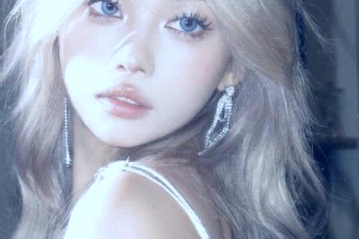 Piper, 27, a blonde blue-eyed asian companion based in Herlitzka. Offering Party Girl, OWO, A-Level. Available for incall and outcall, day and evening dates.