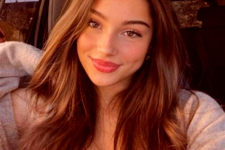 Piper, 27, a brunette grey-eyed latina companion based in Chengdu. Offering OWO, Travel Companion, Deep French Kissing. Available for incall and outcall, day...