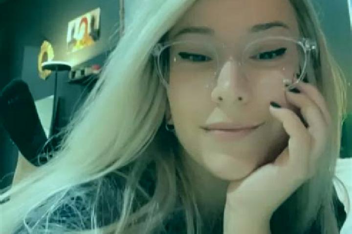 Piper, 27, a platinum blonde dark-eyed asian companion based in Shawnee Land. Offering Domination, BDSM, A-Level, Duos, Party Girl. Available for incall and ...